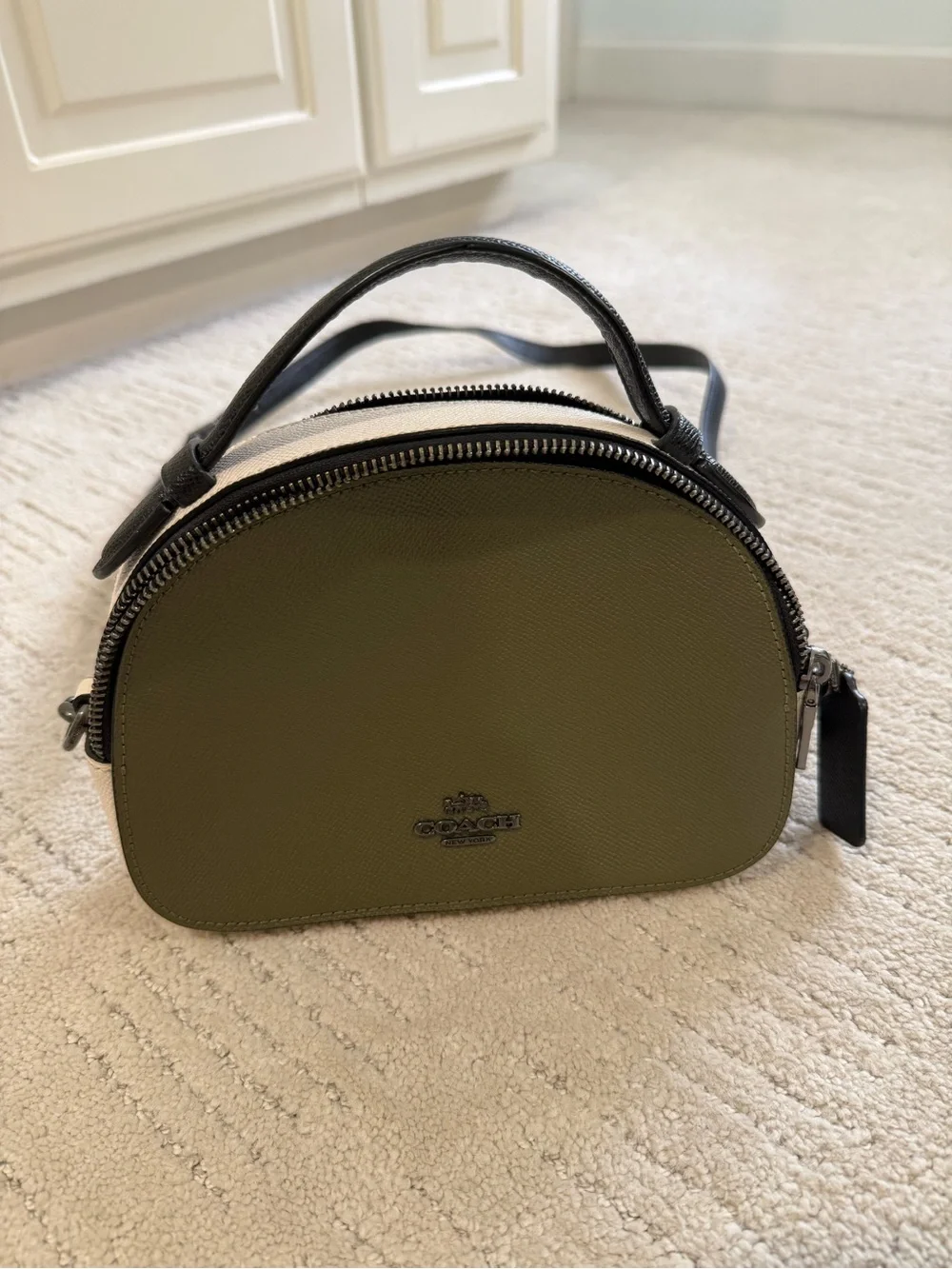 Coach compact dome
